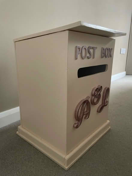 Photo of free A&L Initial Wooden Wedding Post Box (Studley) #2