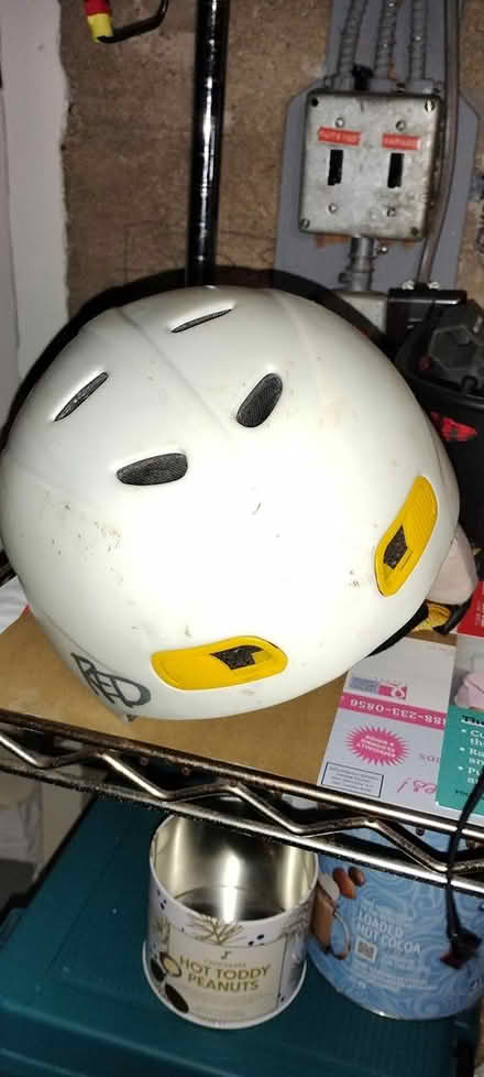 Photo of free childs helmet ski snowboarding (10532) #1