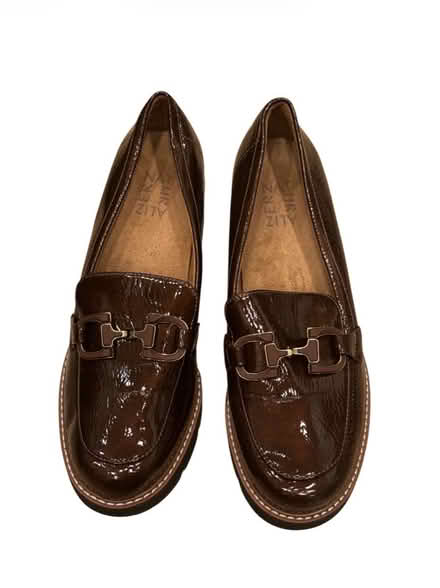 Photo of free Naturalizer Woman’s Shoe (Brooklyn Storage) #1