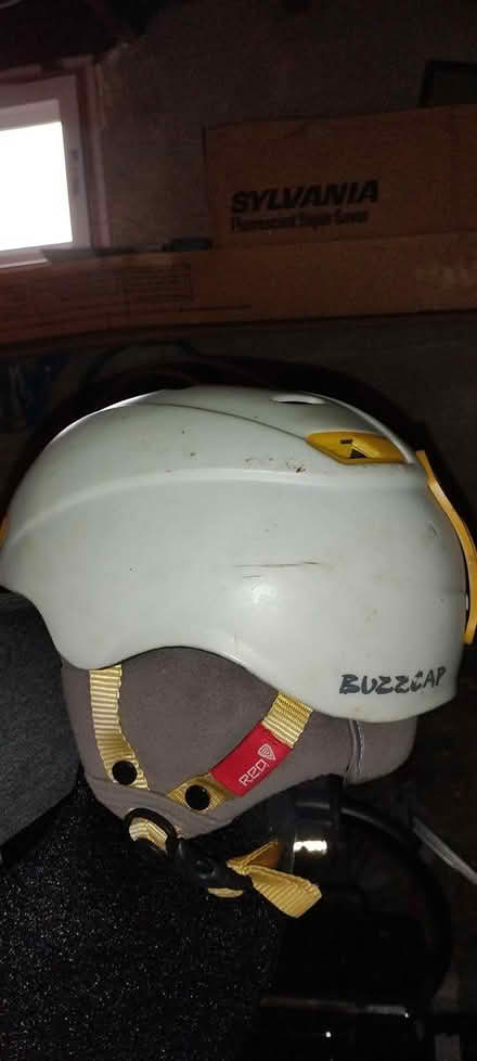 Photo of free childs helmet ski snowboarding (10532) #2