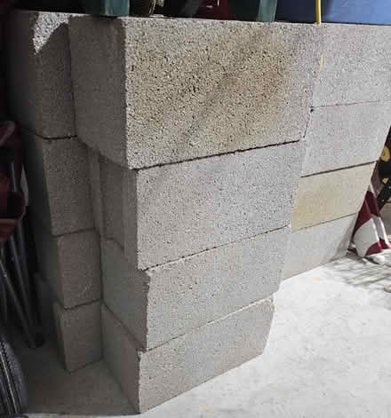 Photo of free 16 cinderblocks (Camden parc) #1