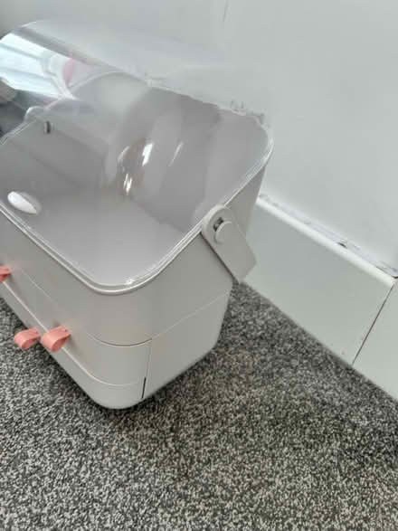 Photo of free Beauty storage (Sandridge AL4) #2