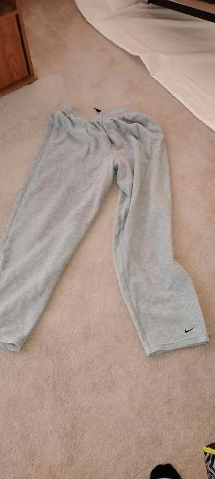 Photo of free 3 pairs sweat pants (10532) #3