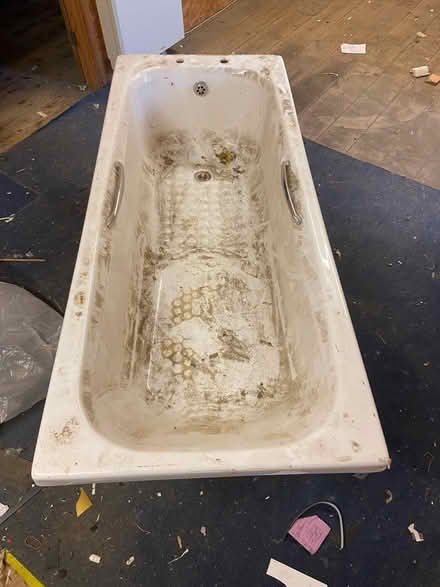 Photo of free One fibreglass bath in fair condition (Walford SY7) #1