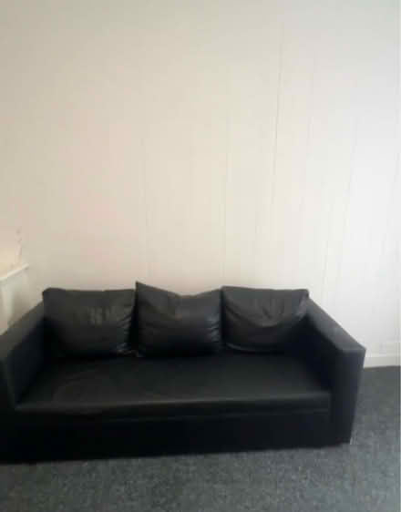 Photo of free Black leather sofa (N181RZ) #2