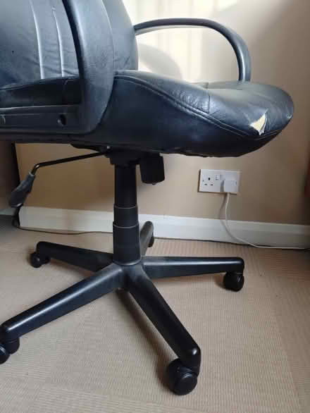 Photo of free Director's swivel chair (Studley B80) #3