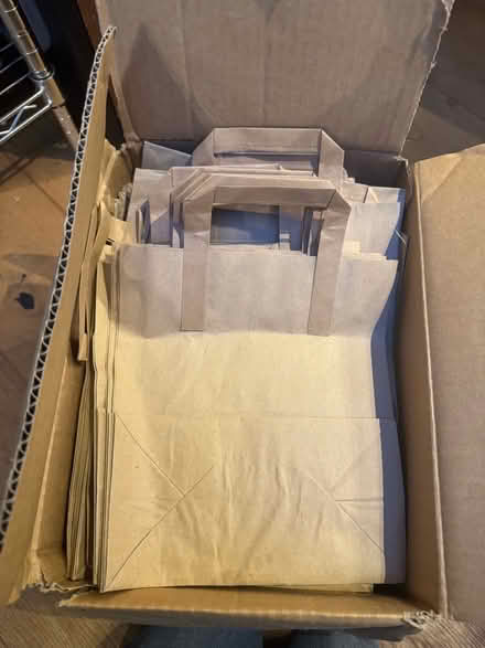 Photo of free Box of paper Kraft bags (Hamm Court TW17) #3