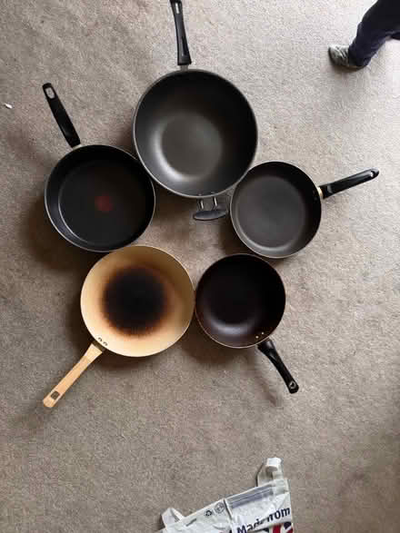 Photo of free Mixed non-stick frying pans (Hemel Hempstead HP2) #1