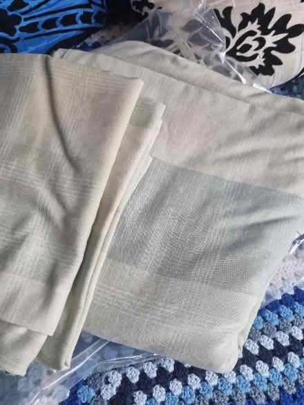 Photo of free Duvet cover (King) and pillow cases (2) (Chatham ME5) #1