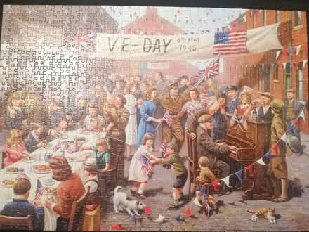 Photo of free 1000 piece jigsaw (Presteigne LD8) #2