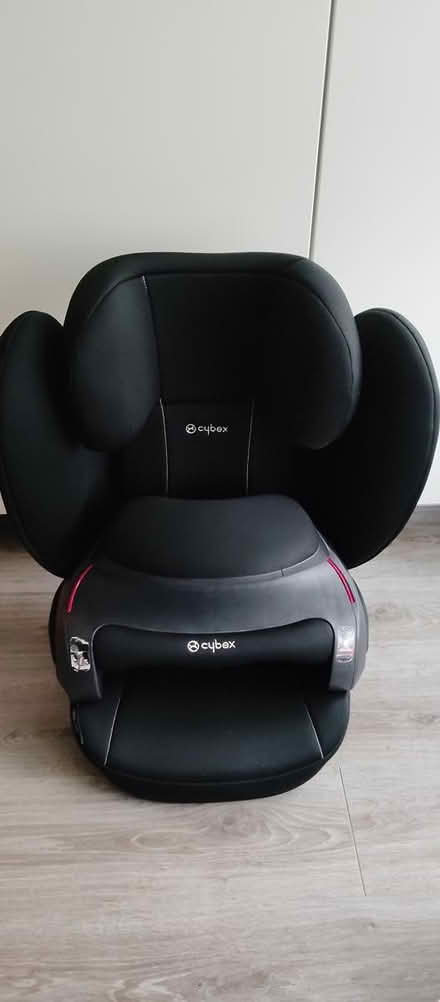 Photo of free Car seat cybex Pallas B2 fix (Templeogue Dublin 6 w) #1