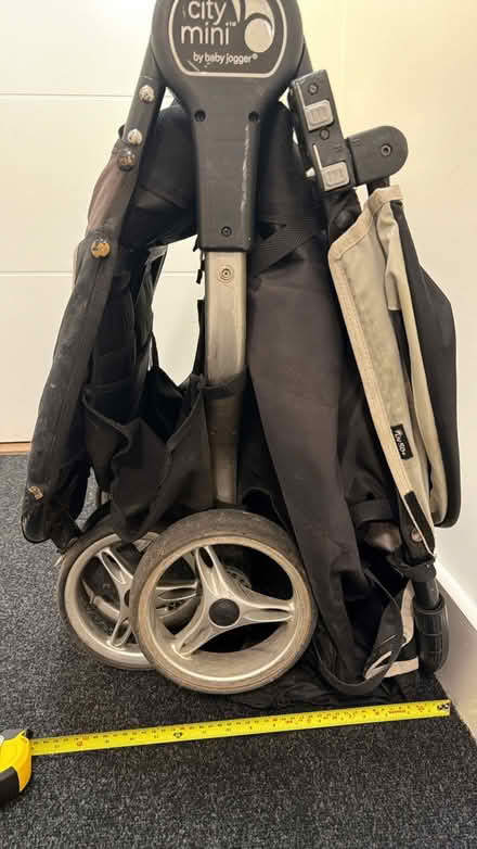 Photo of free Twin pram / double buggy (Deptford SE10) #4