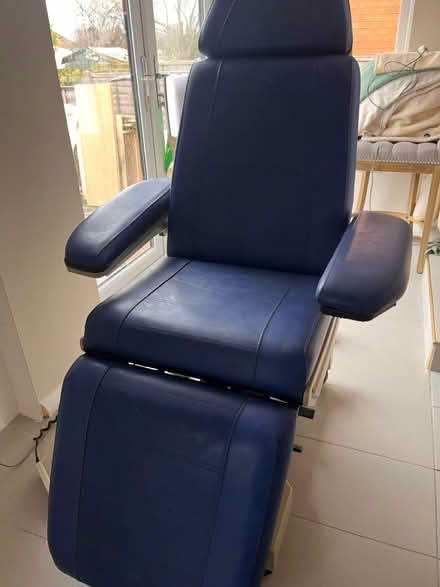 Photo of free Electric beauty, tattoo chair (Penn WV4) #1