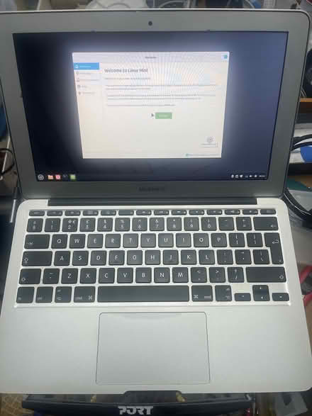 Photo of free Linux Mint MacBook Air (ealing W5) #2