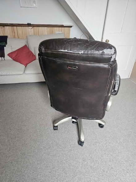 Photo of free Comfortable Office Swivel Chair (Berkhamsted HP4 2EY) #2