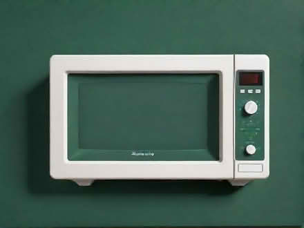 Photo of Small microwave (Stroud GL5) #1