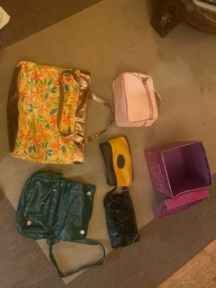 Photo of free Selection of handbag and bags (Barnsbury N1) #1