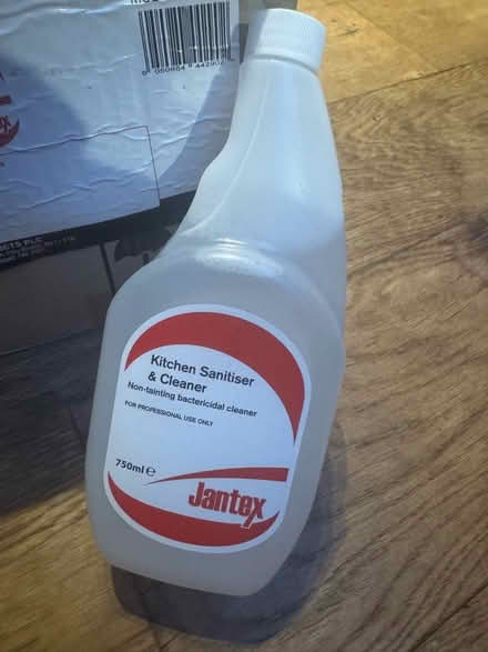 Photo of free Box of 6 professional use kitchen cleaner & sanitiser sprays (Hamm Court TW17) #2