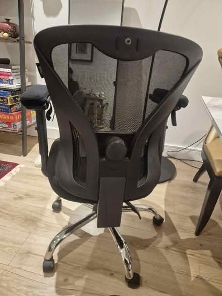 Photo of free height adjustable Office chair (Ravenscourt Park W6) #4