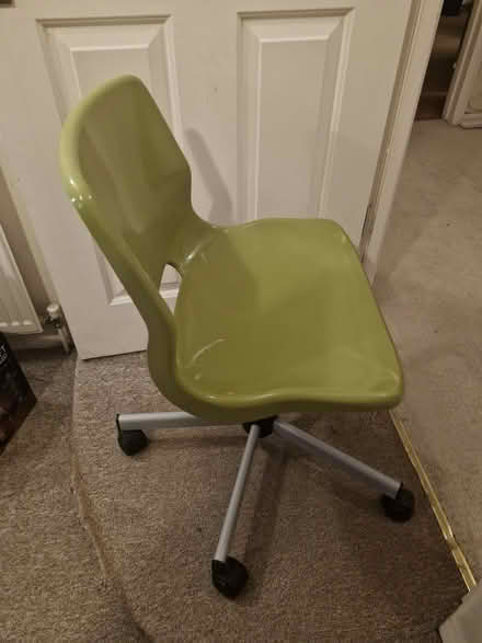 Photo of free Green office chair (Horningsea CB25) #3