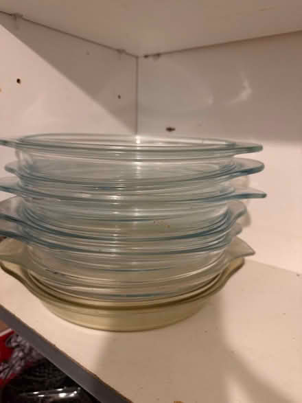 Photo of free Stack of Pyrex glass lids and bowls (Hemel Hempstead HP2) #2