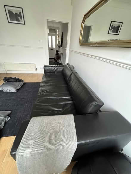 Photo of free leather sofa/sofabed (Thornton Heath CR7) #3