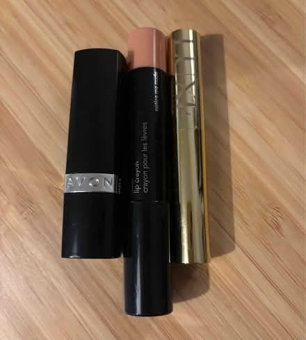 Photo of free Lipsticks (Ware SG12) #1