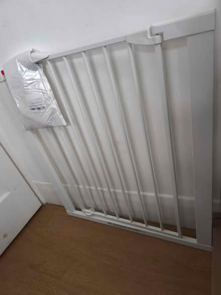 Photo of free Munchkin Lindam Safety Gate (Beckenham (BR3)) #1