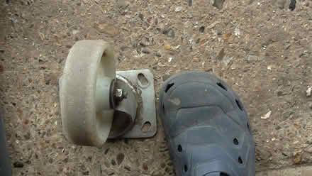 Photo of free large castor (St Albans AL4) #1