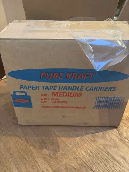 Photo of free Box of paper Kraft bags (Hamm Court TW17) #1