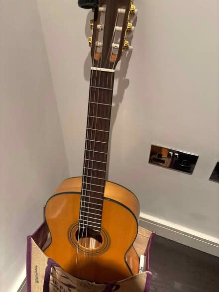 Photo of free Acoustic guitar (Pimlico SW1W) #1