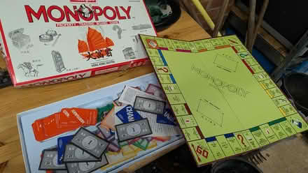 Photo of free Monopoly Hong Kong edition pre 1997 (Castlepoint BH8) #1