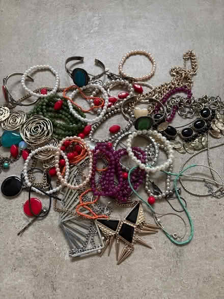 Photo of free Beads/jewellery (Broomgrove TN34) #1