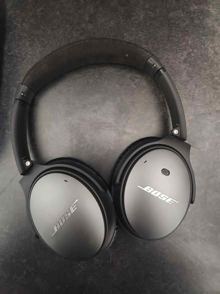 Photo of free Bose Noise Cancelling Headphones (Kentish Town NW5) #4