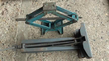 Photo of free car jacks (St Albans AL4) #1