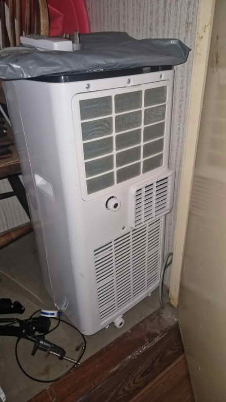 Photo of free AC Unit (Stockwell, SW4) #1