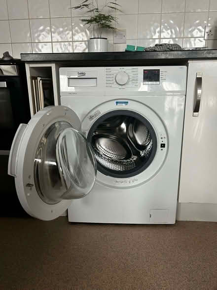 Photo of free washing machine (Finsbury Park N4) #1