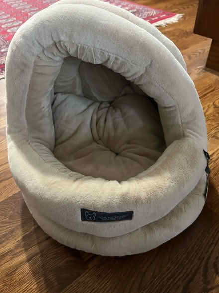 Photo of free 2 New Cat Beds & Scratcher (West Valley College) #3