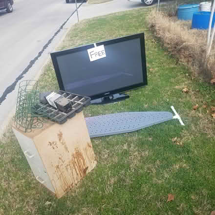 Photo of free Curb Alert 76108 (76108) #1