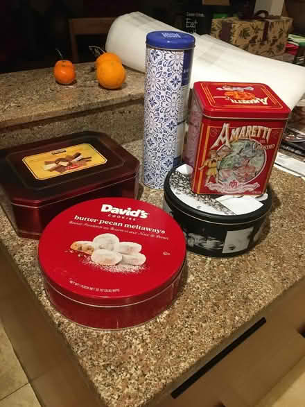 Photo of free Cookie Tins (SE Etobicoke) #1