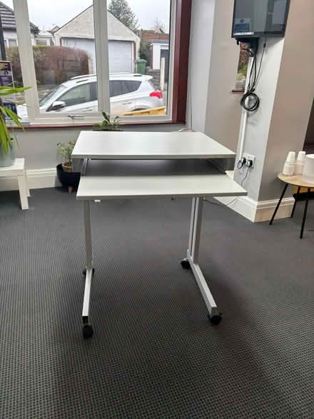 Photo of free Computer table (Crosspool) #1
