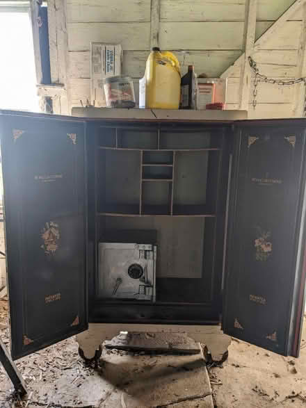 Photo of free 1906 iron safe (Los Altos Hills) #2