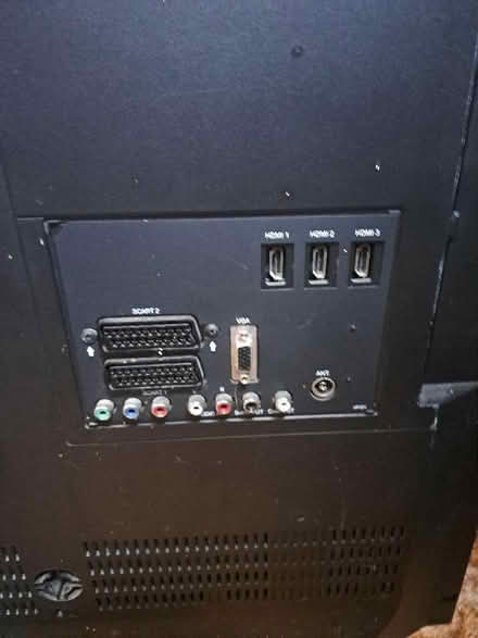 Photo of free Toshiba 40" LED TV (not smart) (Welwyn Garden City AL8) #3