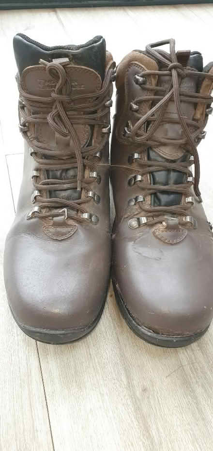 Photo of free Hiking boots 10, need repair (Jersey Farm AL4) #1