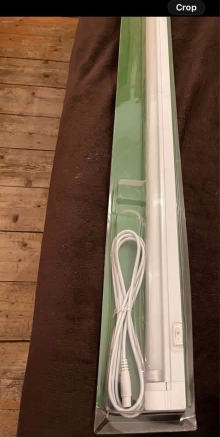 Photo of free Long fluorescent light (Lauriston EH3) #1