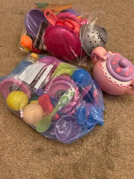 Photo of free Assorted kitchen Set Pieces (Hemel Hempstead HP2) #1