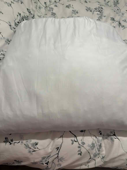 Photo of free King Size 10.5 Tog M&S Duvet (Gl522bb) #1