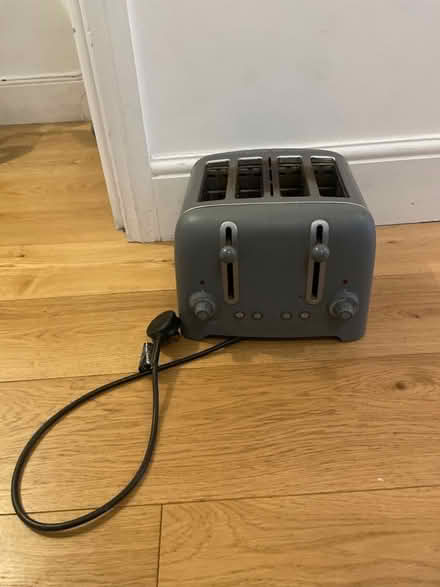 Photo of free Dualit toaster (only 2 slots work) (Ruskin Park SE5) #1