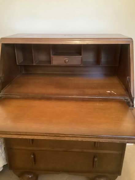 Photo of free Oak desk with drawers (Farnborough GU14) #2