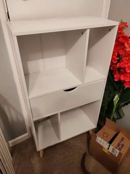 Photo of free White small unit (RG2) #1